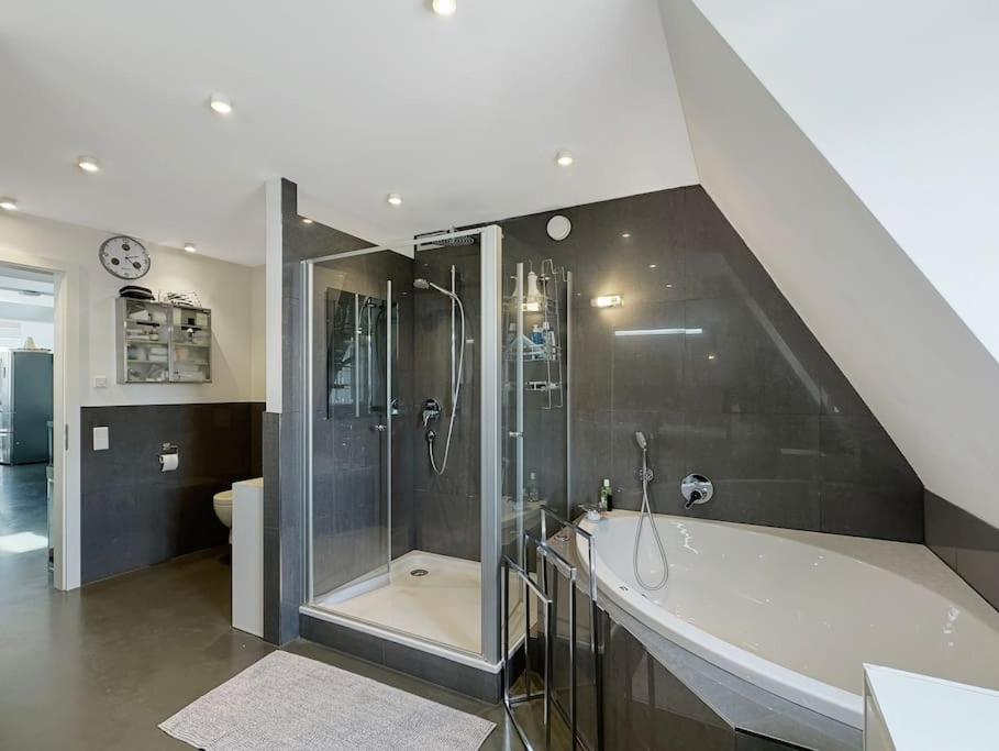 6 Zimmer Maisonette-Penthouse Pool Dachterrasse Luxus München Eksteriør billede